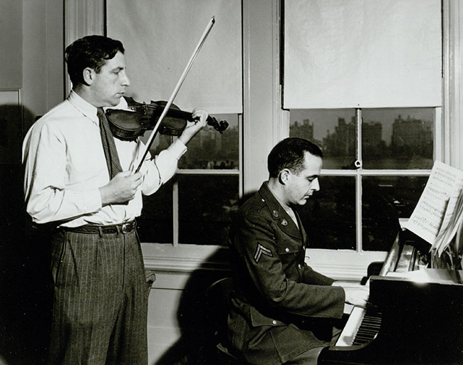 Totenberg,-Roman-&-Samuel-Barber,-1944(13).jpg